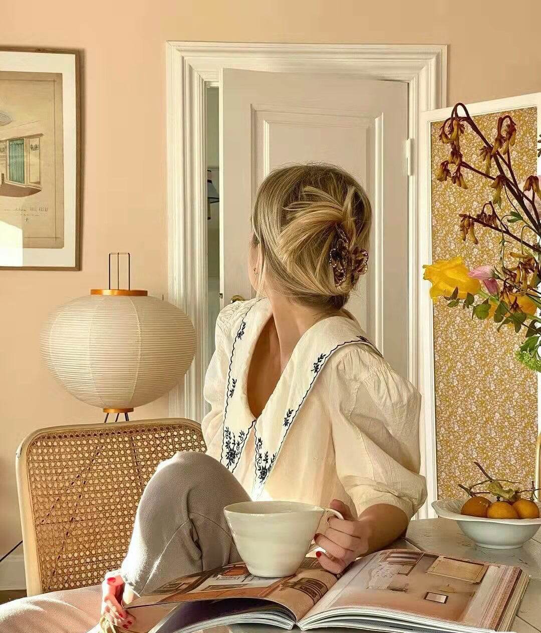 Elegant Paper Floor Lamp with Diffused Lighting