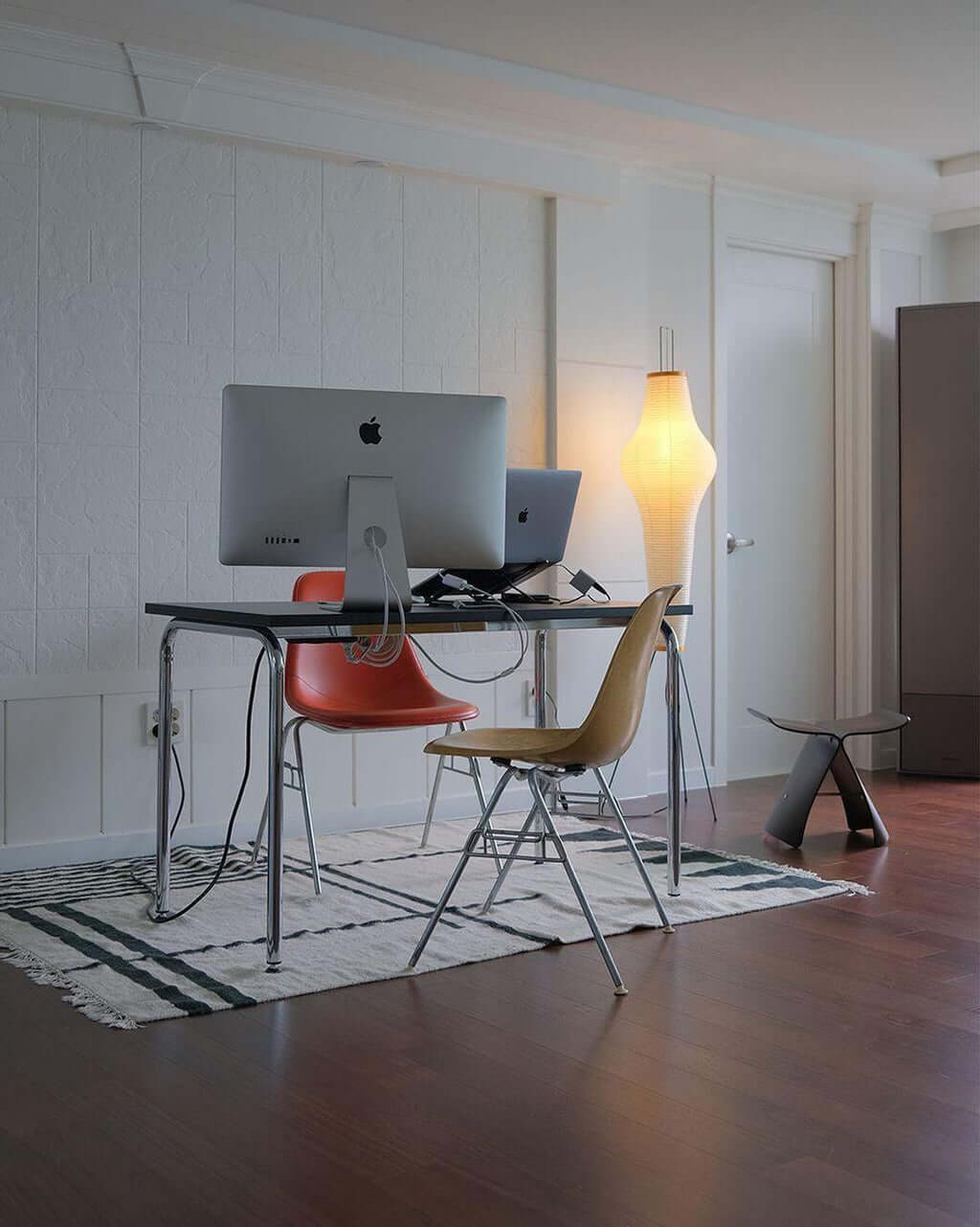 Elegant Paper Floor Lamp with Diffused Lighting