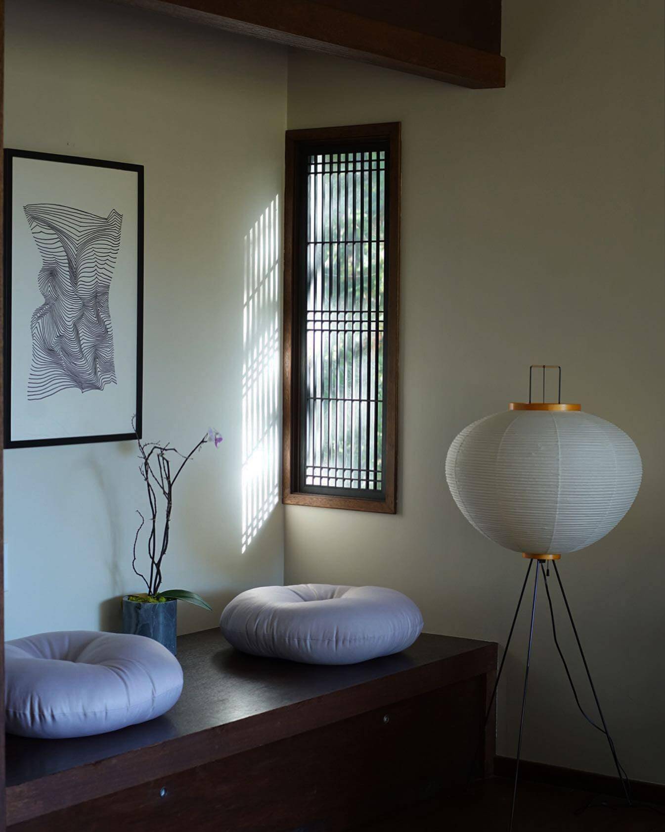 Elegant Paper Floor Lamp with Diffused Lighting
