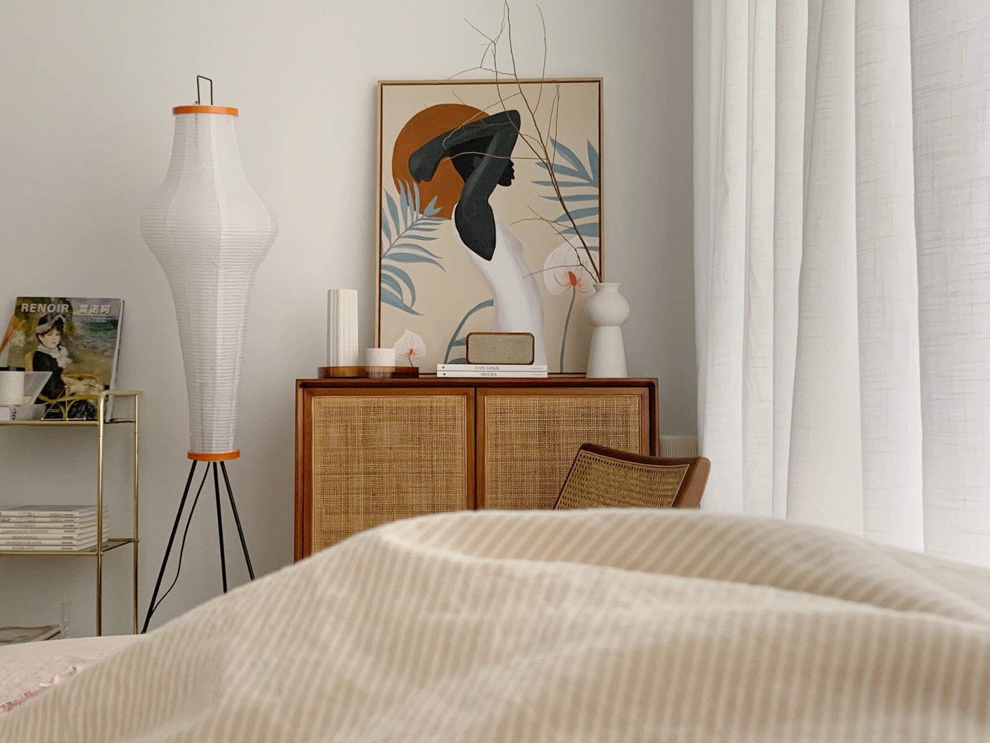 Elegant Paper Floor Lamp with Diffused Lighting