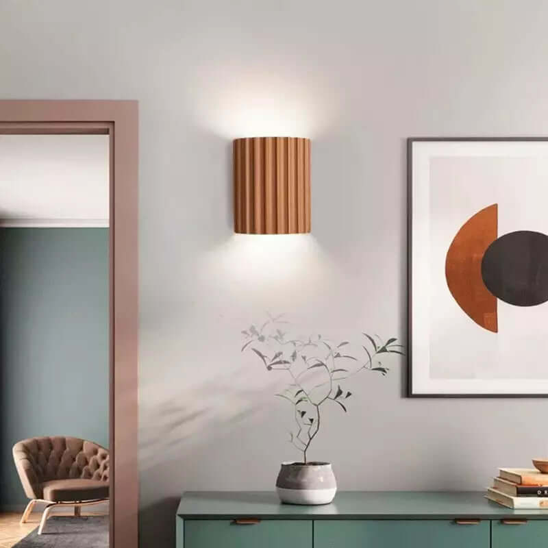 Ruffled Resin Wall Lamp