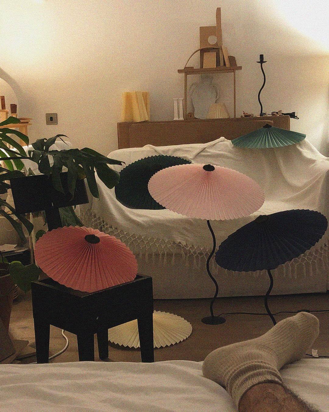 Modern Wavy Table Lamp