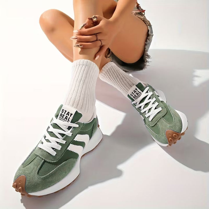 Women's retro chunky sneakers, lace-up platform style with orthopedic support, perfect for casual spring fashion.