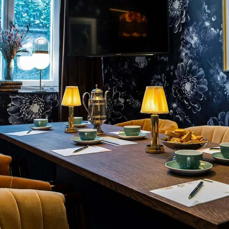 Cordless LED Metal Table Lamp