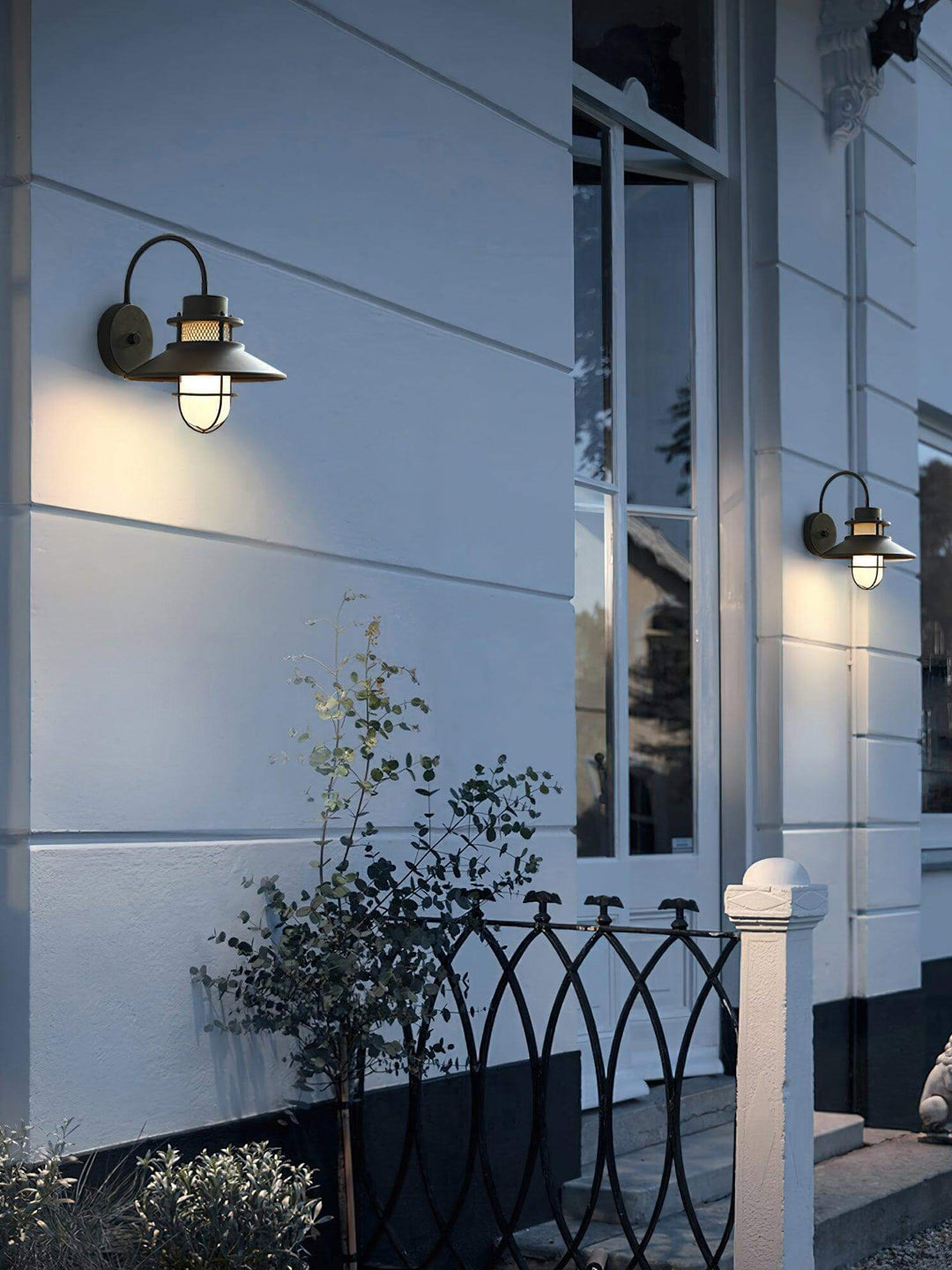 Outdoor Wall Lamp with IP65 Moisture Protection