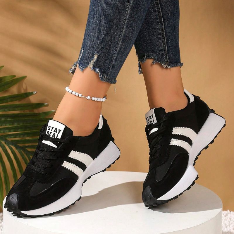 Women's orthopedic support trainers, flexible and super comfortable.