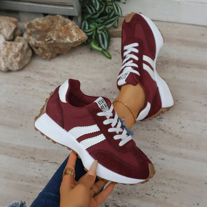 Women's flexible orthopedic sneakers, perfect for all-day comfort.