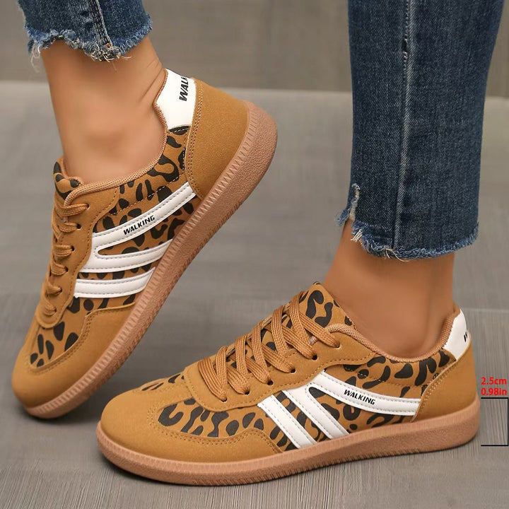 Orthopedic wide fit women's walking shoes, cushioned for maximum comfort.