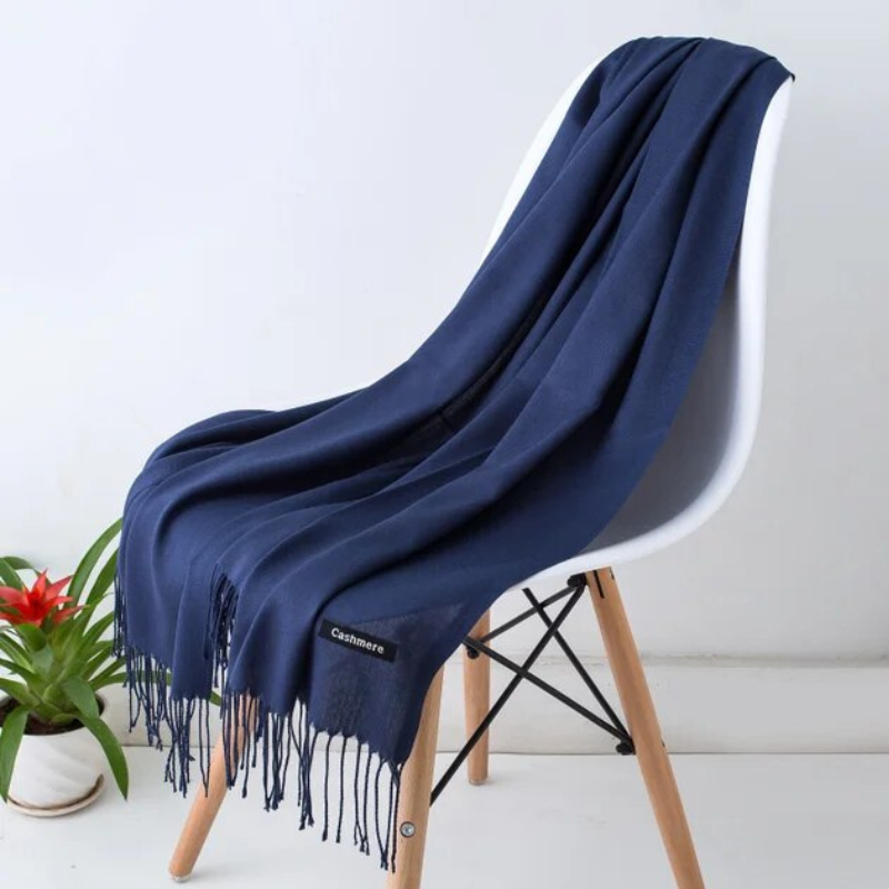 Elegant women's winter shawl, cashmere blend, sophisticated and soft.
