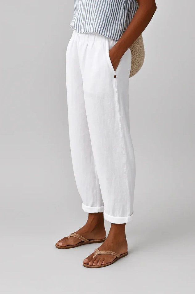 Stylish women's travel pants with elastic waist; comfortable, relaxed fit for summer vacations.