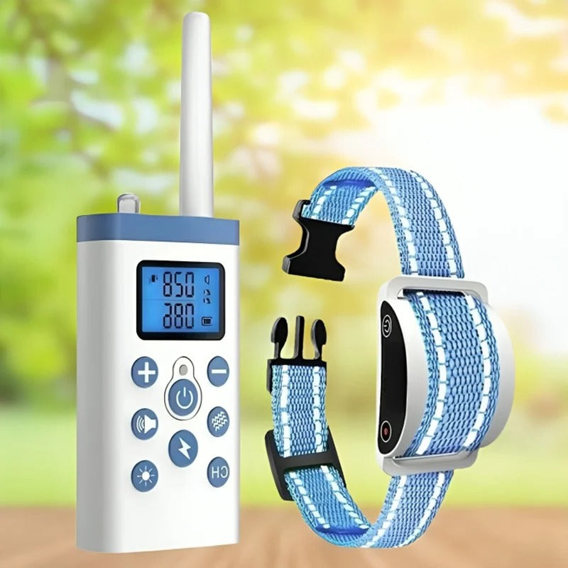 Adjustable cat training collar with gentle sound & vibration, humane pet behavior aid, reflective for safety.