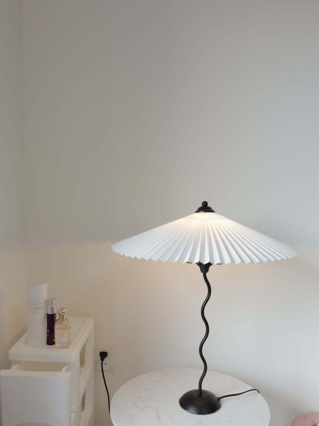 Modern Wavy Table Lamp