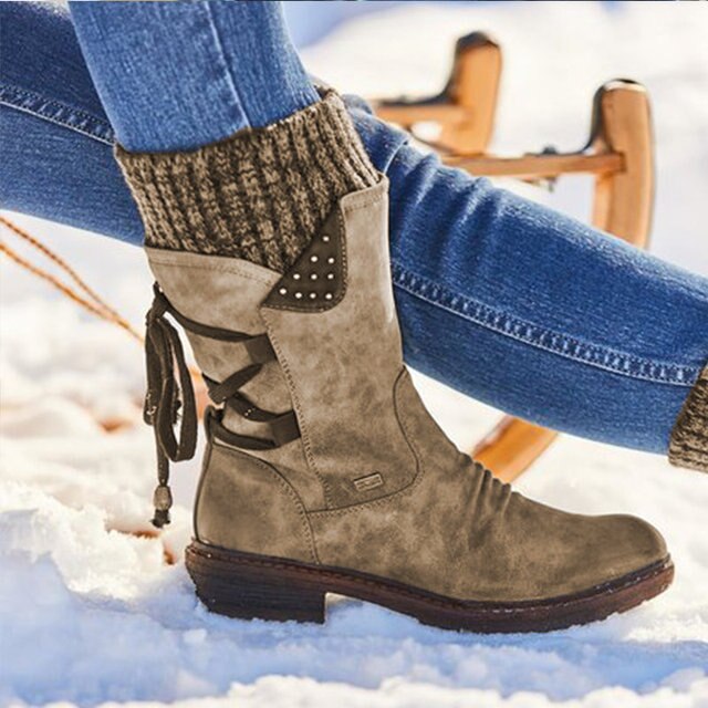 Ladies' Bianca mid-calf snow boots, designed for ultimate comfort & warmth in freezing winter conditions.