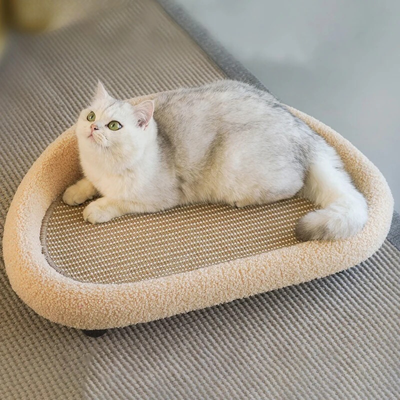 "Chic cat bed and scratching pad with non-slip bottom, curved design, and felt-seisal surface available in Brown, Gray, Green