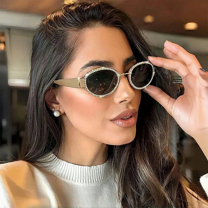 Chic women's UV400 round sunglasses for stylish eye protection. Trendy retro eyewear for summer fashion.