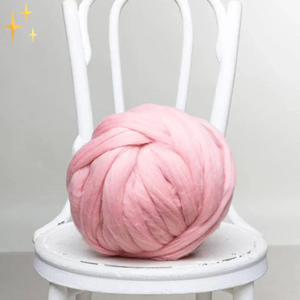 Chunky craft yarn (1000g) by LuxeWool for beginner-friendly DIY cozy living creations.