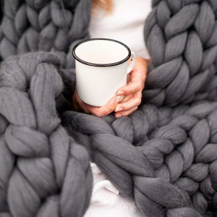 DIY chunky blanket yarn (1000g) for beginner-friendly crafts and textile art.