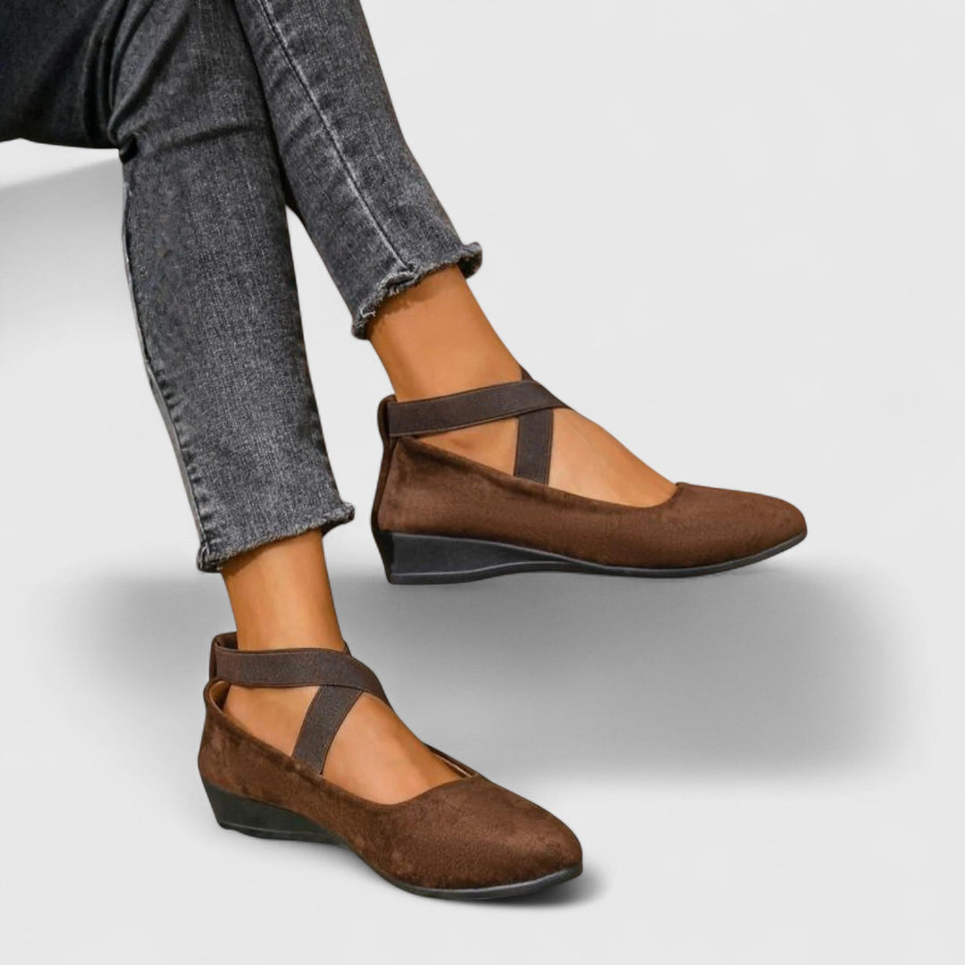 Ladies' comfortable cross-strap ballet flats, essential versatile casual shoes for daily fashion.