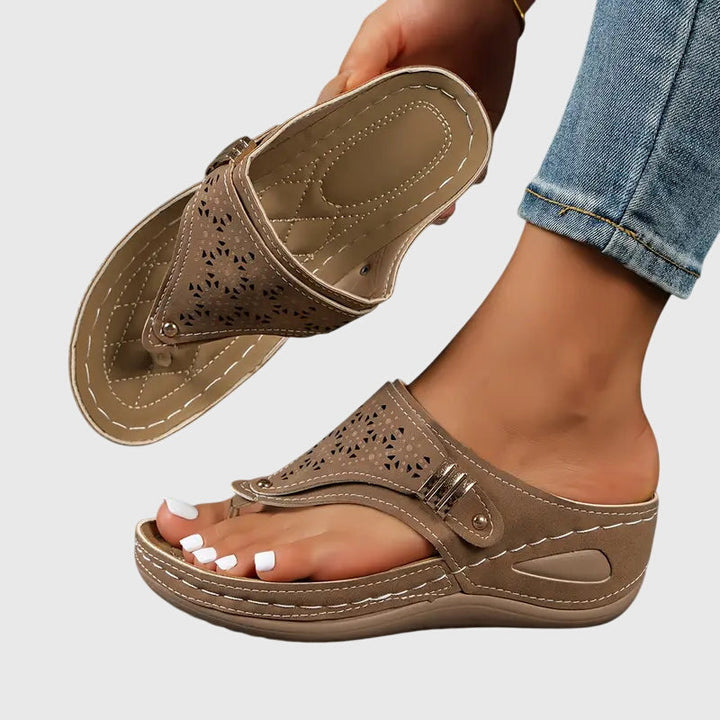 Comfortable women's orthopedic sandals with arch support, ideal for summer walking & foot pain relief.