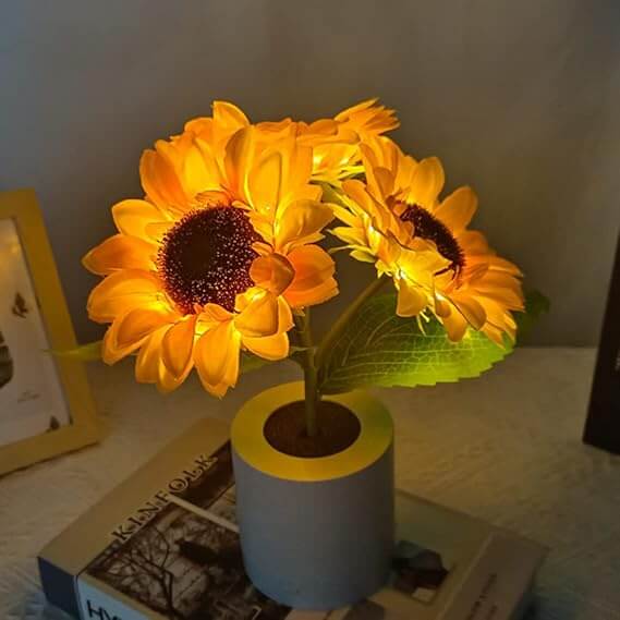 LED Sunflower Lamp - Decorative Table Lamp