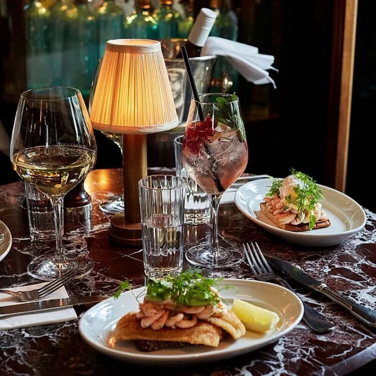 Cordless LED Metal Table Lamp