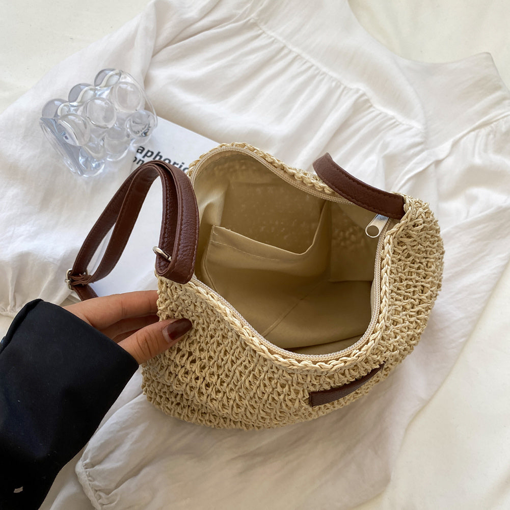 Chic brown women's shoulder bag with relaxed style, versatile for casual or elegant everyday fashion.