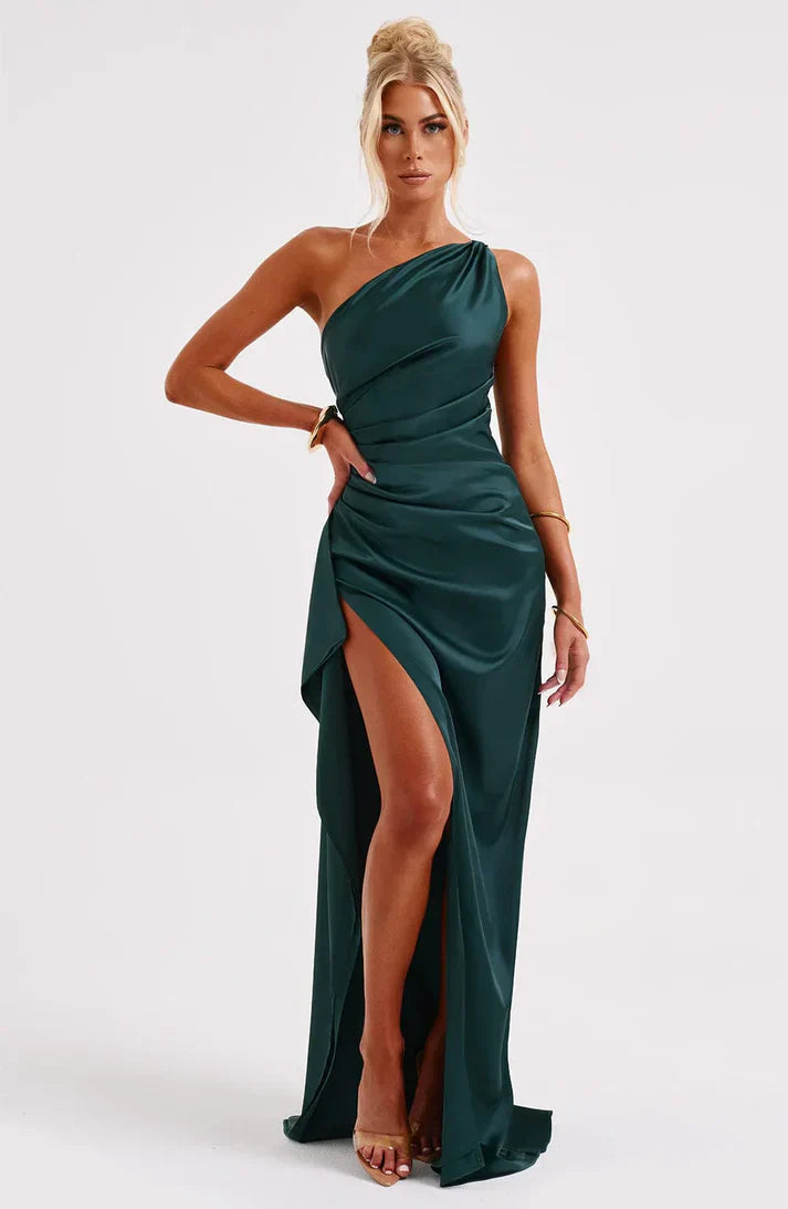 Elegant & comfortable women's Dakota maxi dress, perfect for versatile fashion and special occasions.