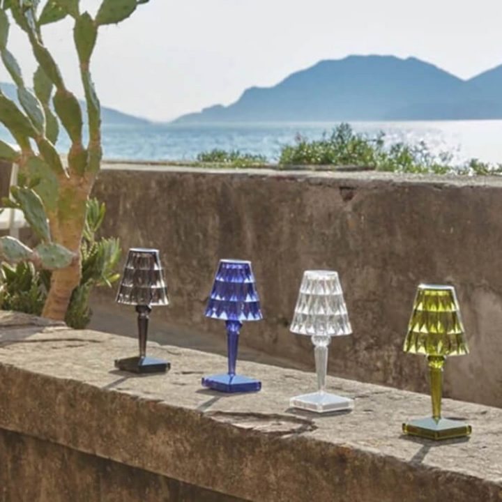 Sophisticated crystal table lamp, ideal for adding a touch of luxury to your study.