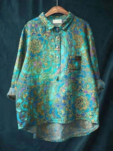 Lightweight & flowing women's floral blouse with a vibrant print, ideal for comfort.