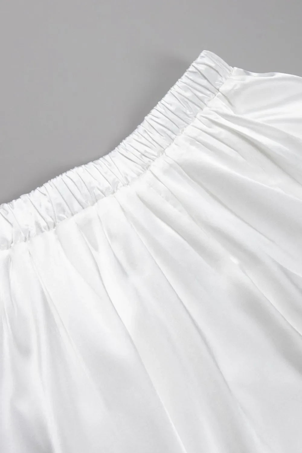 Versatile high-waist maxi skirt for women, suitable for both casual and dressy occasions.