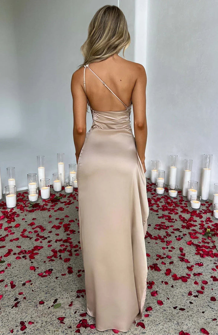 Chic one-shoulder maxi evening gown, a sophisticated long dress for formal women's gatherings.