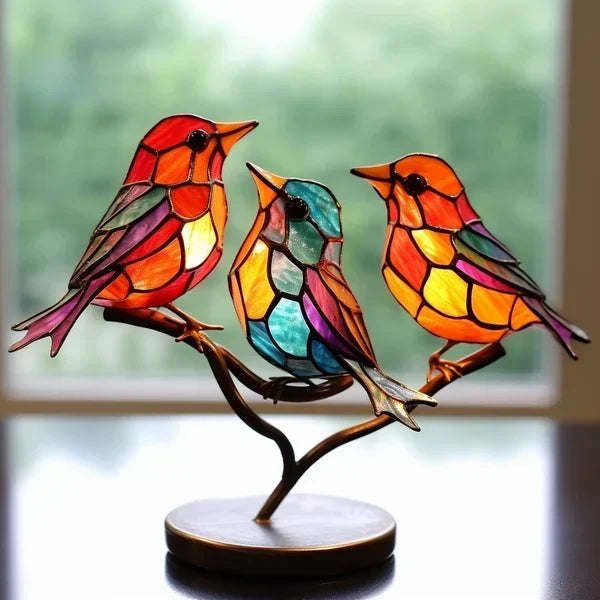 Chic minimalist bird statue, a stylish animal figurine enhancing modern interiors, shelf decor, or desktop display.