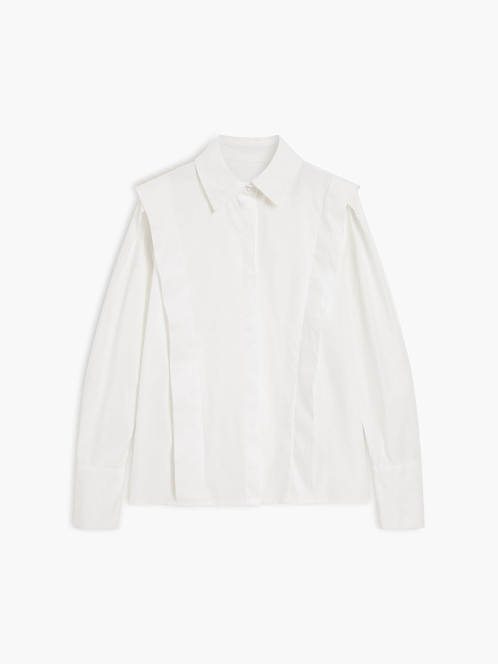 Modern women's elegant square button-down shirt; a crisp blouse for a polished and fashionable look.