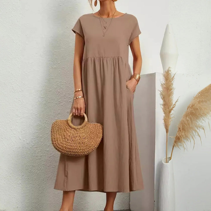 Effortlessly stylish & comfortable women's flowy maxi dress, perfect for relaxed daywear or casual elegance.