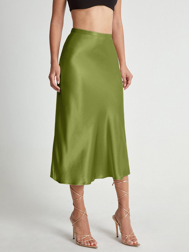 Elegant women's flowy midi skirt, A-line high-waisted design for a sophisticated and graceful look.