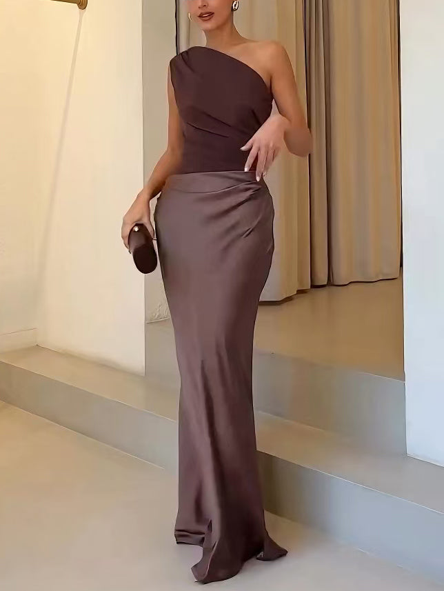 Stylish pleated one-shoulder maxi dress for women. A beautiful evening gown for formal events & special occasions.