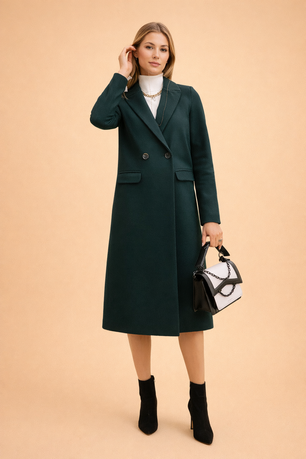 Stylish green women's short trench coat. Classic and elegant outerwear, perfect as a versatile fall or winter jacket.