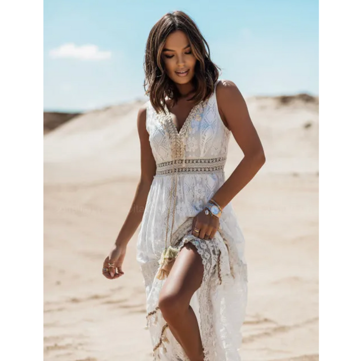 Elegant women's summer dress, stylish and comfortable. Versatile for various occasions.