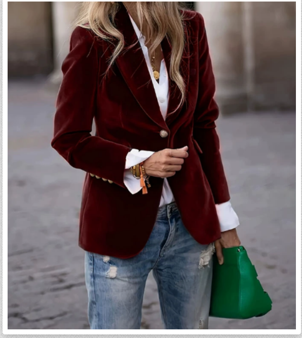 All-year women's elegant blazer, versatile for formal, office, or casual chic outfits. Modern tailored fashion.