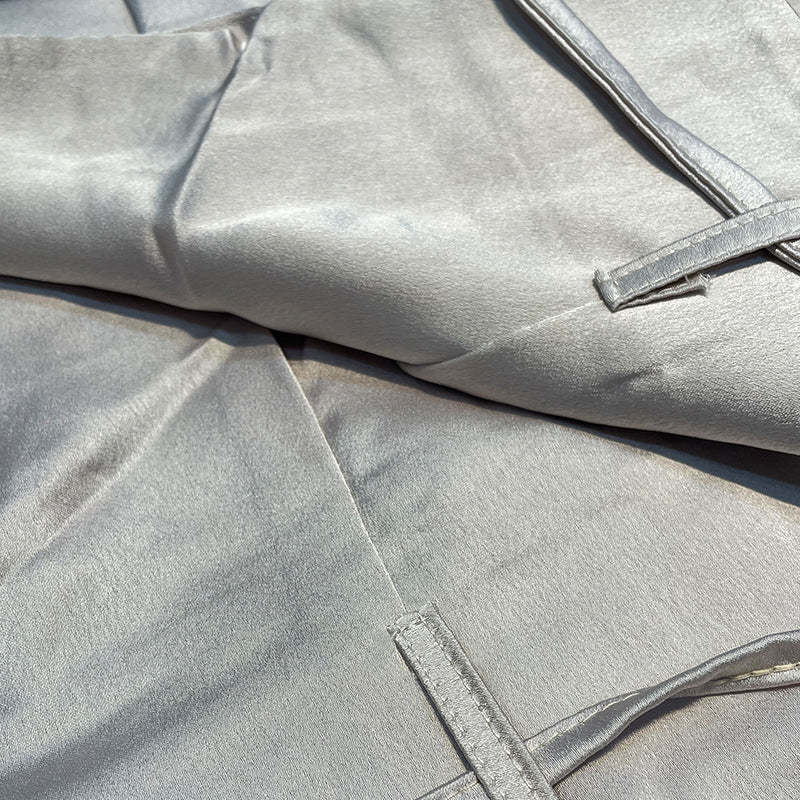 New elegant women's two-piece lounge set, ideal comfort wear for travel or casual outfits.