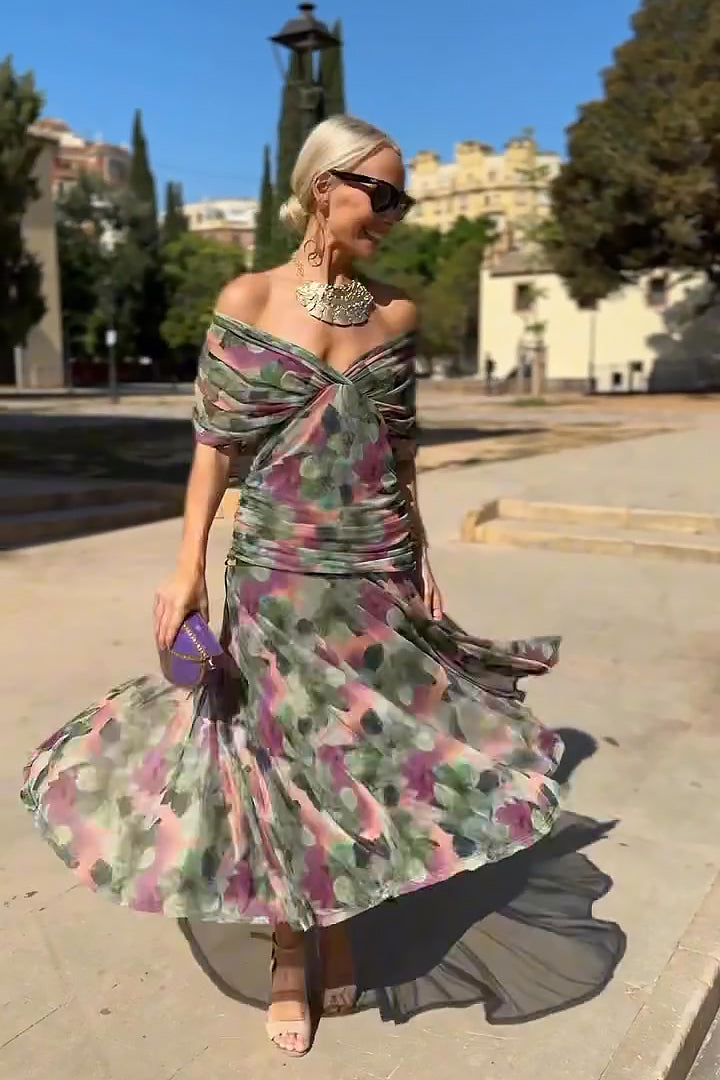 Occasion wear: Elegant women's V-neck fantasy print maxi dress for parties, featuring a flowing, flattering fit.