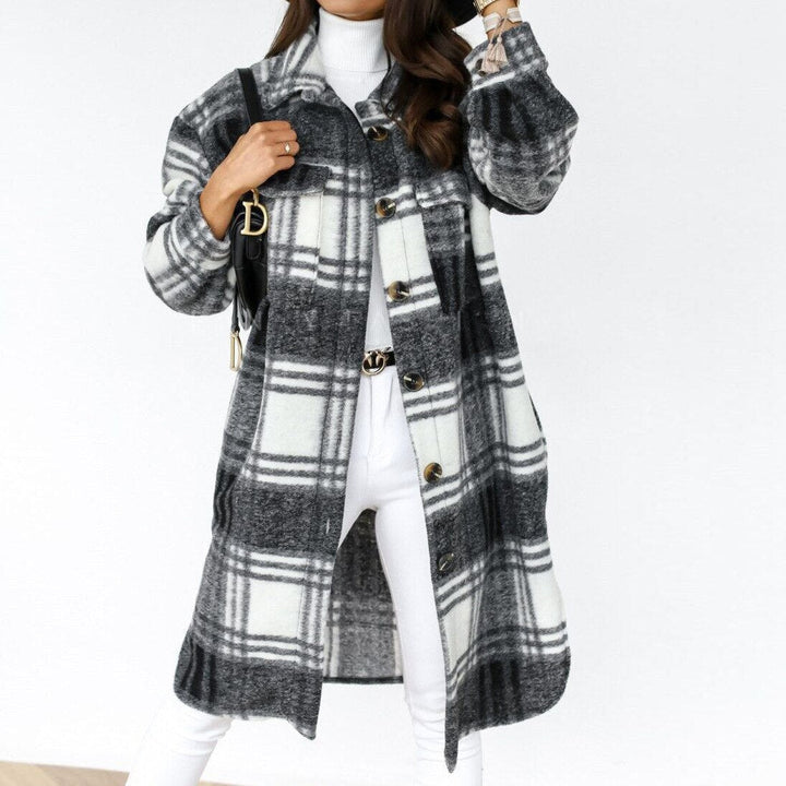 Women's Vivian long checked coat. Elegant & cozy outerwear, ideal for stylish fall and winter fashion looks.