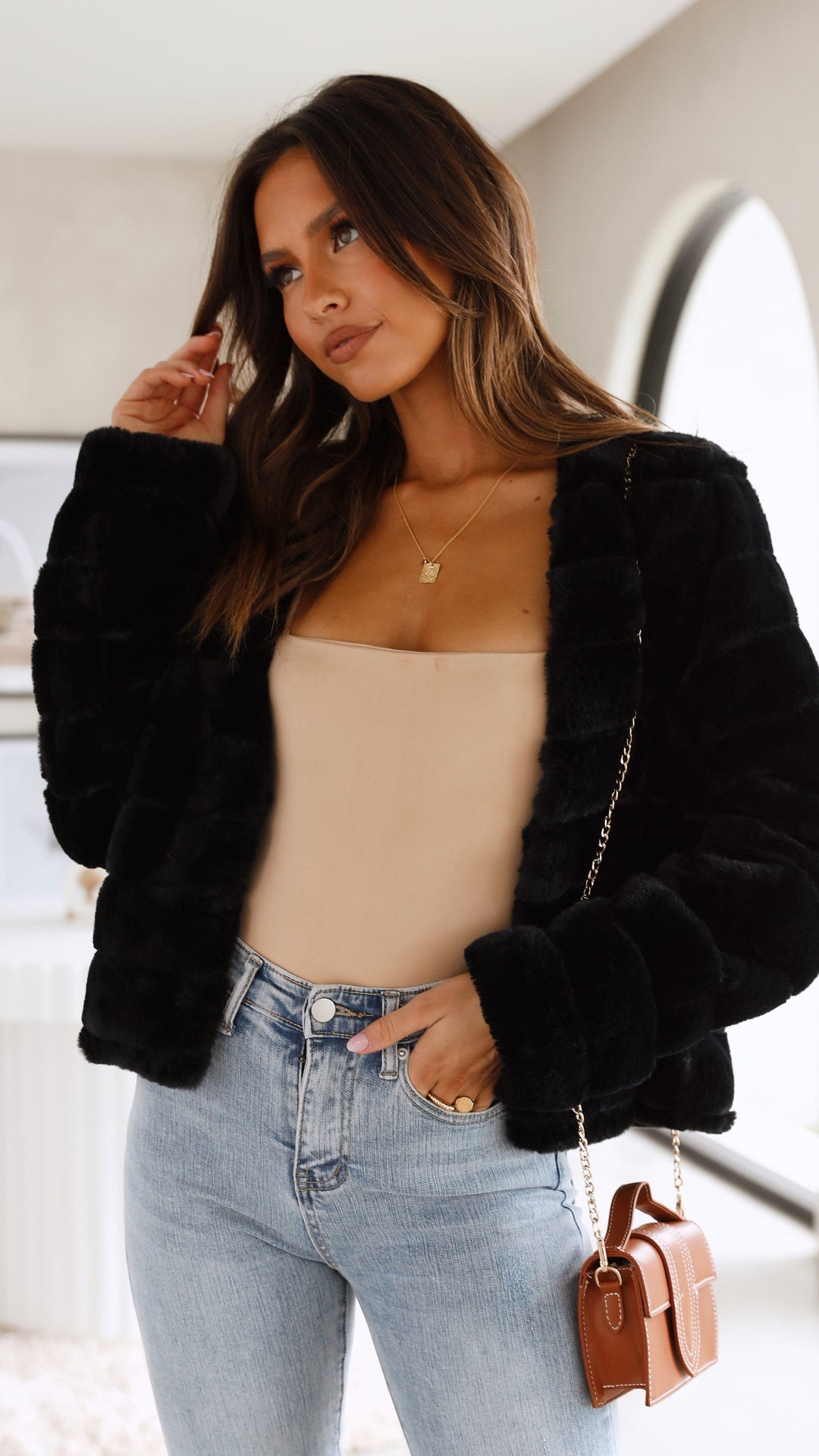 Trendy women's Veloura cropped jacket, chic & versatile fashion outerwear.