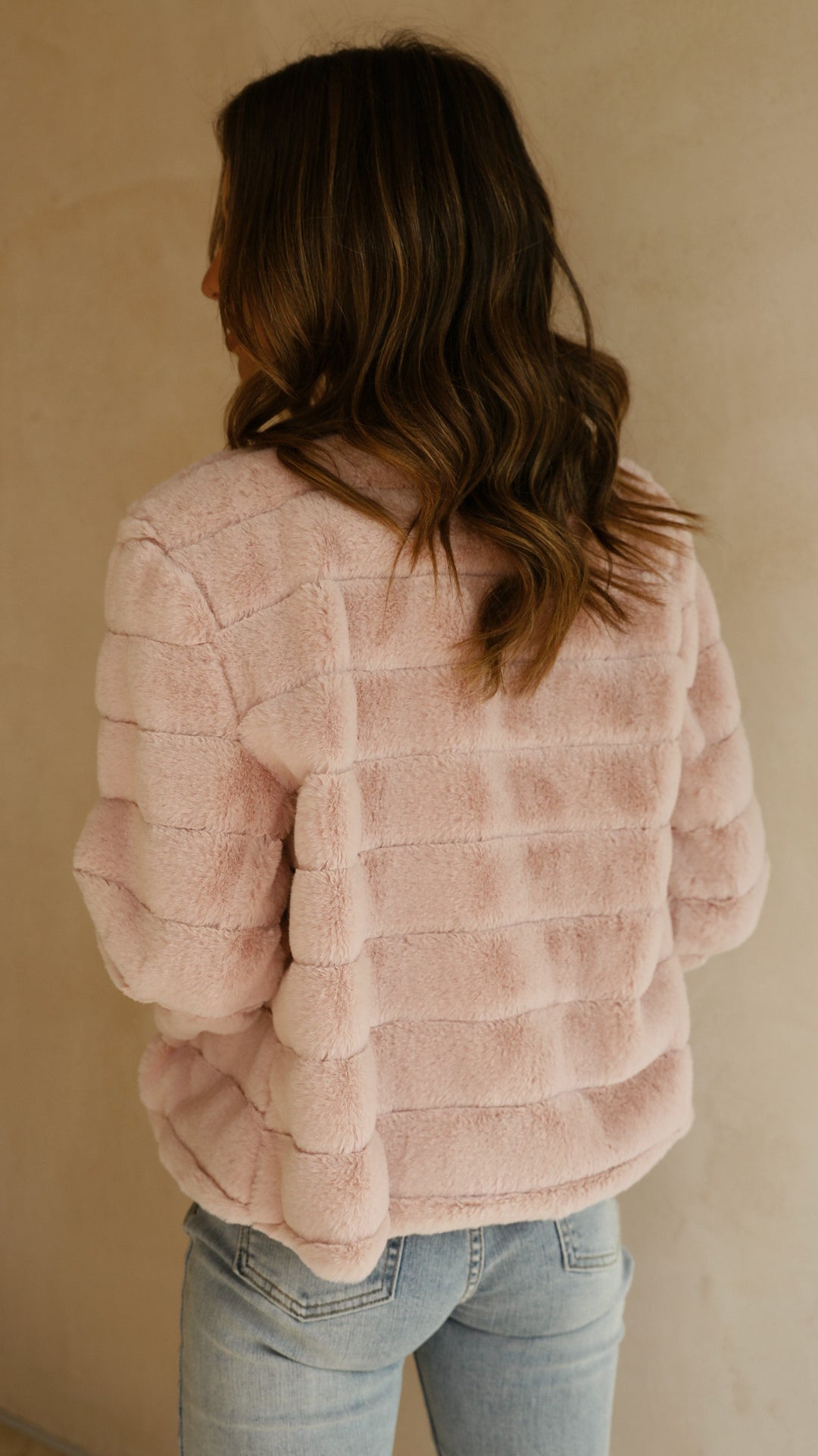 Plush Veloura women's cropped jacket, soft & stylish for autumn layering.