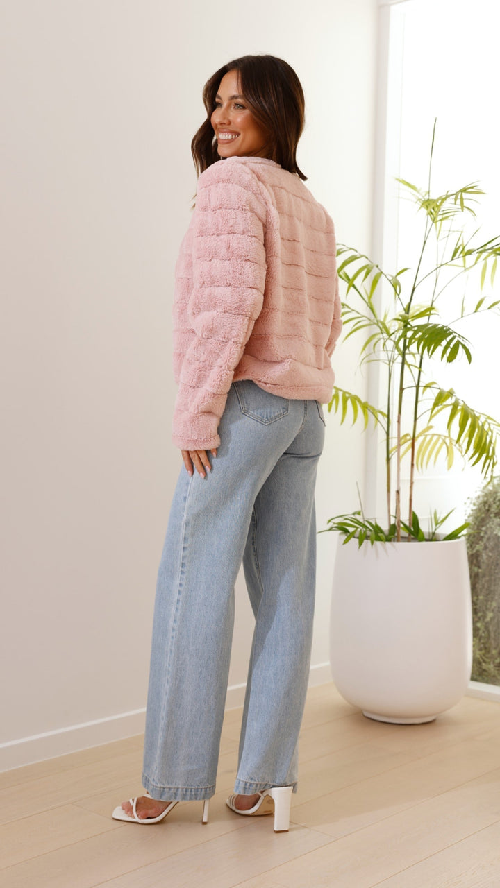 Chic women's cropped jacket in Veloura, an essential for elegant fashion.