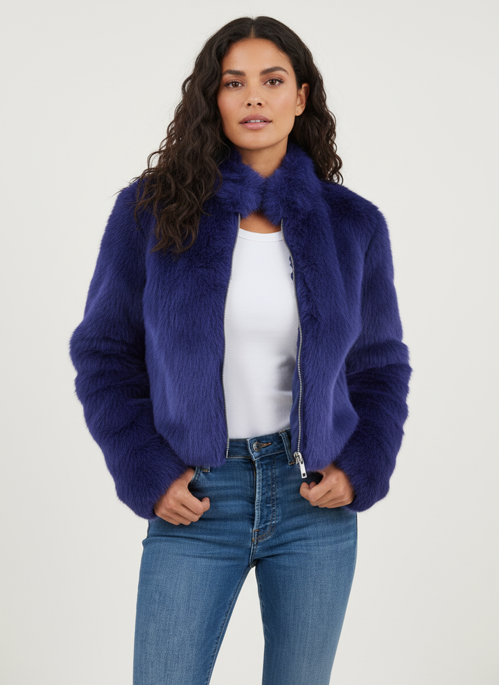 Luxurious short winter jacket for women, elegant and chic, perfect for stylish seasonal outerwear.