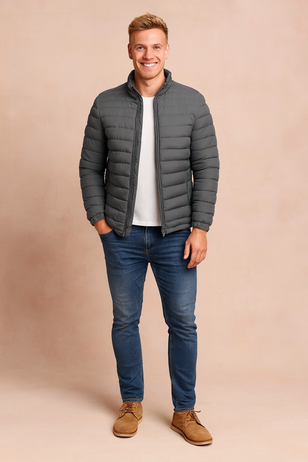 Hooded men's puffer jacket for ultimate winter warmth. Quilted design, ideal for extreme cold weather fashion.