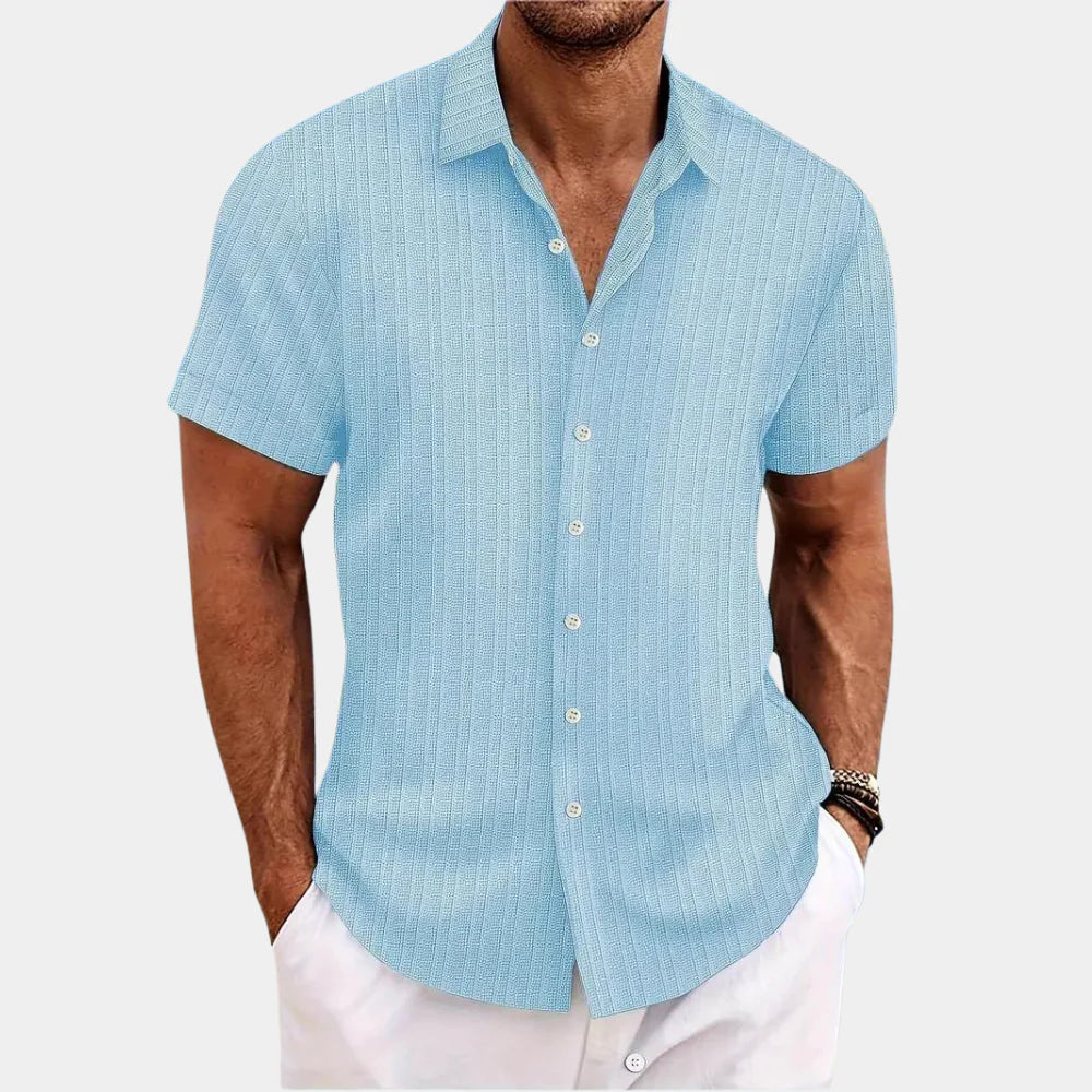 Comfortable men's breathable short-sleeve casual button-up shirt, a must-have for summer fashion.