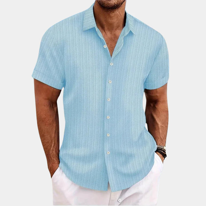 Comfortable men's breathable short-sleeve casual button-up shirt, a must-have for summer fashion.