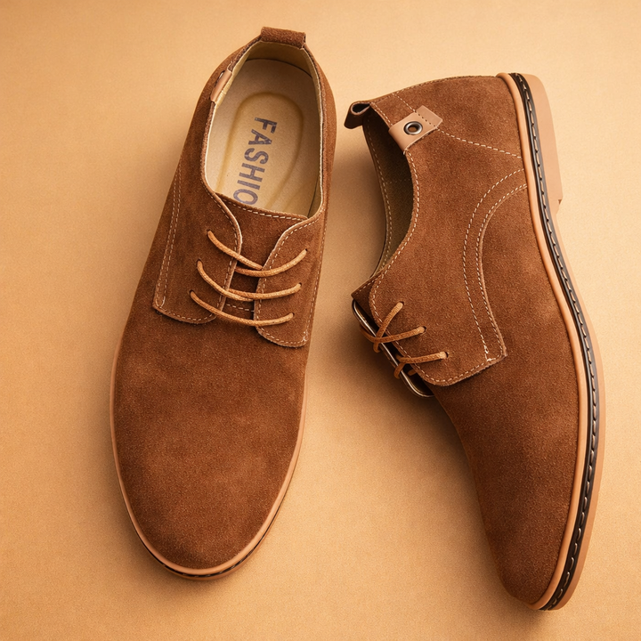 Versatile men's lace-up casual Oxfords, ideal for comfortable everyday wear and sophisticated style.